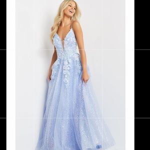 beautiful periwinkle floral lace dress, snug, &with open back! Wore once! Size 6